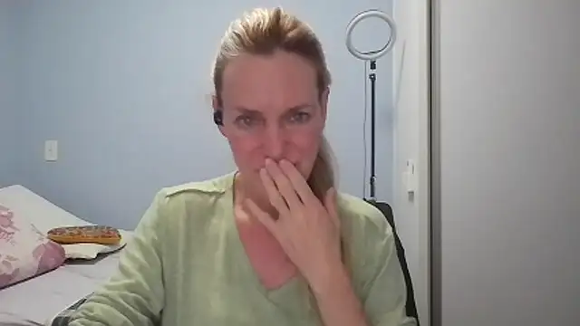 Annylove1 online show from April 22, 2026, 12:17 am