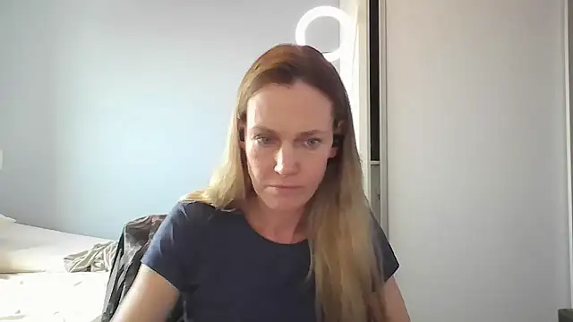 Snapshot of Annylove1 chatting on November 27, 2025, 3:34 pm Annylove1 online show from November 27, 2025, 3:34 pm