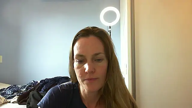 Snapshot of Annylove1 chatting on November 6, 2025, 5:06 pm Annylove1 online show from November 6, 2025, 5:06 pm