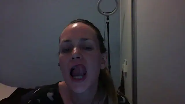 Snapshot of Annylove1 chatting on November 6, 2025, 12:03 am Annylove1 online show from November 6, 2025, 12:03 am