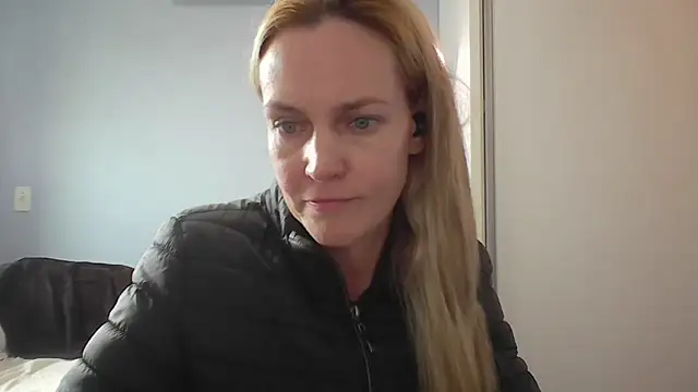 Annylove1 online show from May 29, 2026, 12:11 pm