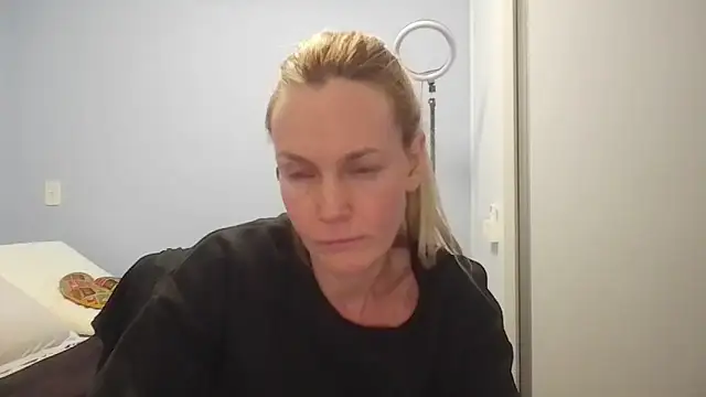 Annylove1 online show from June 7, 2026, 12:38 am