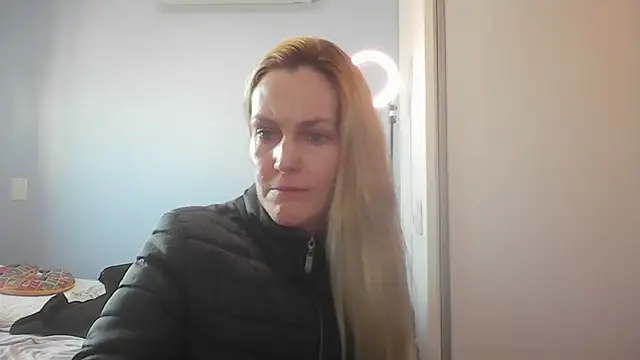 Annylove1 online show from July 27, 2026, 12:12 pm