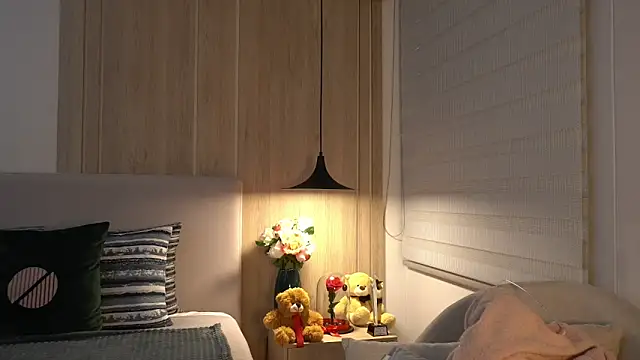 KalaBeckett  online show from April 3, 2026, 11:38 am