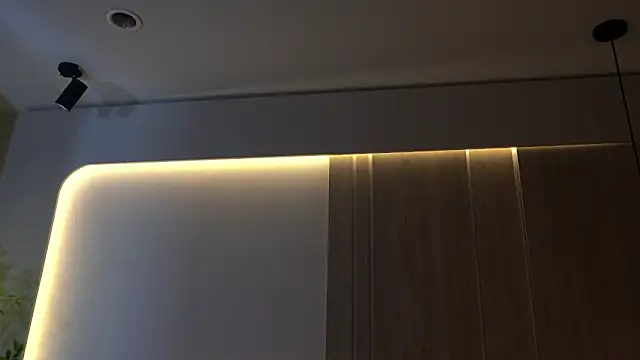 KalaBeckett  online show from April 10, 2026, 10:55 am