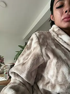 KalaBeckett  online show from April 6, 2026, 11:33 am