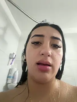 Snapshot of Hannahoff chatting on November 27, 2025, 8:20 pm Hannahoff online show from November 27, 2025, 8:20 pm