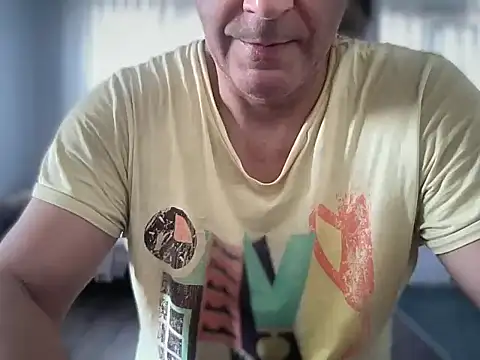 Snapshot of ALPHANDRE chatting on October 4, 2025, 8:05 am ALPHANDRE online show from October 4, 2025, 8:05 am