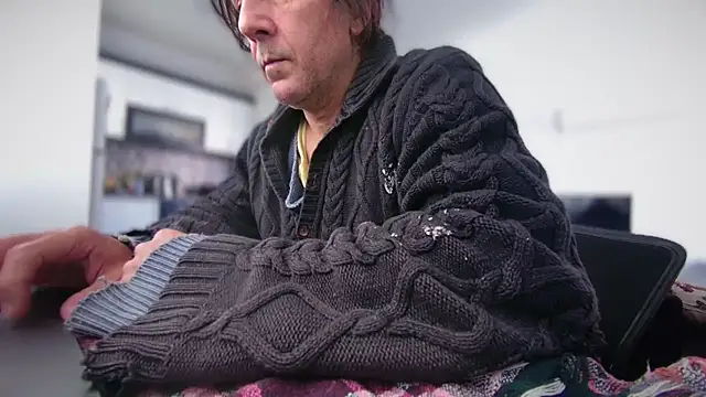 ALPHANDRE online show from December 18, 2025, 9:03 am