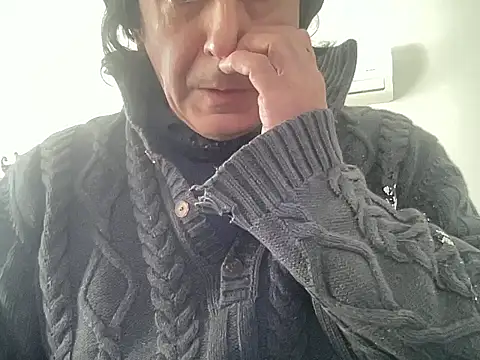 Snapshot of ALPHANDRE chatting on March 21, 2025, 5:54 am ALPHANDRE online show from March 21, 2025, 5:54 am