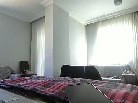 Snapshot of ALPHANDRE chatting on April 28, 2026, 7:24 am ALPHANDRE online show from April 28, 2026, 7:24 am