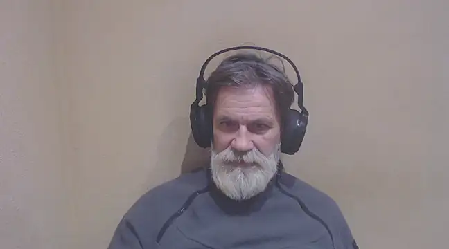 Snapshot of AlexNudo chatting on February 5, 2025, 11:06 pm AlexNudo online show from February 5, 2025, 11:06 pm