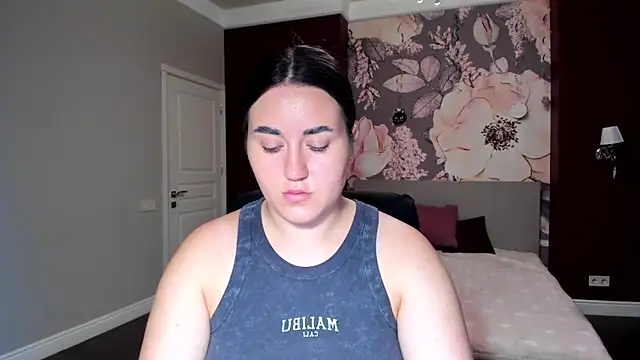 Roxie Bradley online show from September 10, 2025, 5:50 am