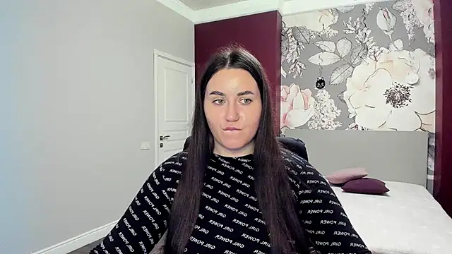 Roxie Bradley online show from October 10, 2025, 6:03 am