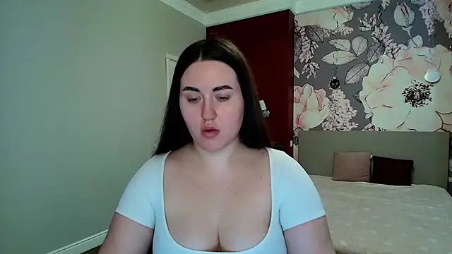 Roxie Bradley online show from March 16, 2026, 6:39 am