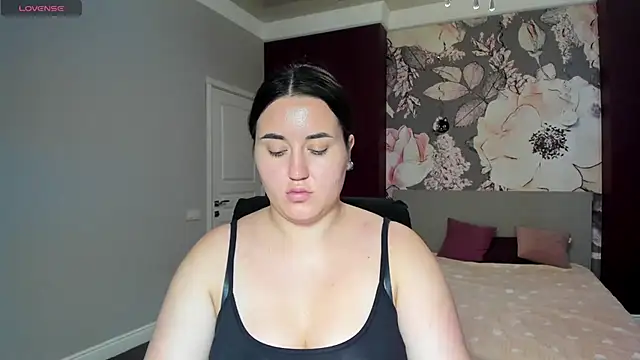 Roxie Bradley online show from September 16, 2025, 7:31 am