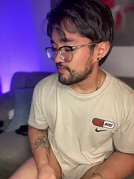 Snapshot of Im_sophiie chatting on March 21, 2025, 9:12 am Im sophiie online show from March 21, 2025, 9:12 am