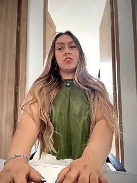 Snapshot of Im_sophiie chatting on June 23, 2026, 8:51 pm Im sophiie online show from June 23, 2026, 8:51 pm