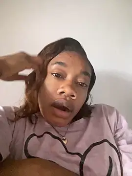  yisela  online show from December 21, 2025, 9:48 pm