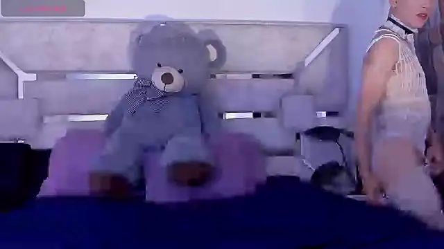 Snapshot of patrik-121 chatting on September 20, 2025, 12:15 am patrik-121 online show from September 20, 2025, 12:15 am