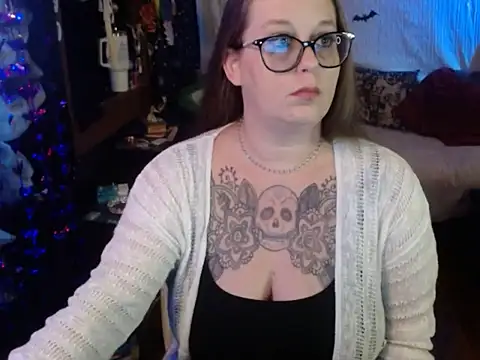 Snapshot of edgexchaos chatting on November 8, 2025, 12:03 am edgexchaos online show from November 8, 2025, 12:03 am