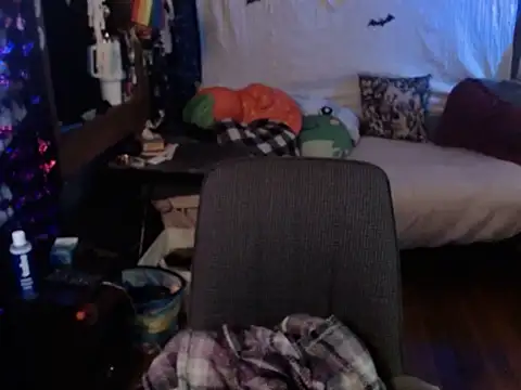 Snapshot of edgexchaos chatting on November 10, 2025, 1:27 pm edgexchaos online show from November 10, 2025, 1:27 pm