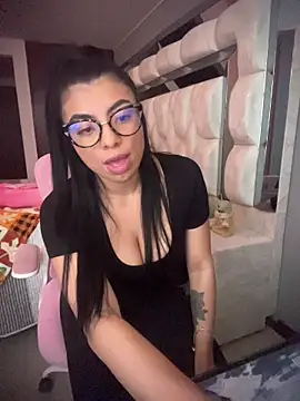 Miaparkerss  online show from October 30, 2025, 9:44 pm