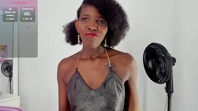 Snapshot of AlmaSean chatting on February 11, 2025, 6:44 pm AlmaSean online show from February 11, 2025, 6:44 pm