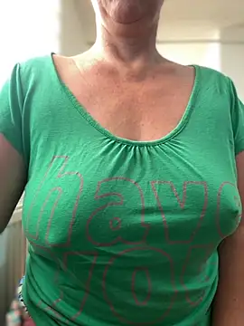 Snapshot of sweetmystery1 chatting on September 27, 2025, 3:29 pm sweetmystery1 online show from September 27, 2025, 3:29 pm