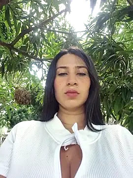 Snapshot of lady-rosse chatting on November 23, 2025, 3:44 pm lady-rosse online show from November 23, 2025, 3:44 pm