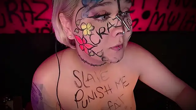 Snapshot of Laura_takint chatting on February 26, 2025, 10:15 pm Laura takint online show from February 26, 2025, 10:15 pm