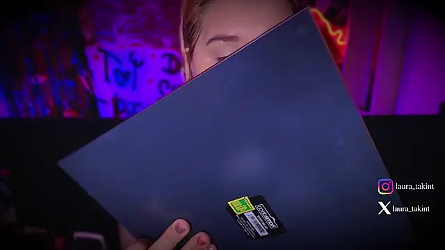 Snapshot of Laura_takint chatting on September 25, 2025, 9:21 pm Laura takint online show from September 25, 2025, 9:21 pm