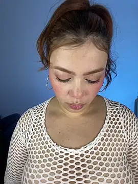 Snapshot of Liza_1 chatting on November 14, 2025, 1:04 pm Liza 1 online show from November 14, 2025, 1:04 pm