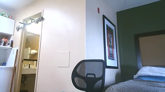 bobbiebone1xh online show from February 5, 2026, 8:04 pm