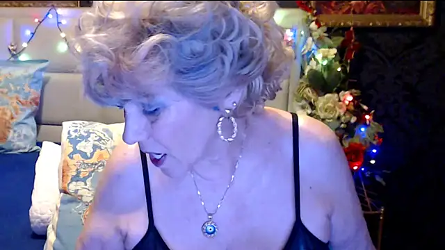 HappyWomanOn online show from March 20, 2025, 8:40 pm
