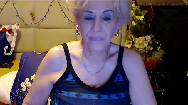 HappyWomanOn online show from February 17, 2025, 7:33 pm