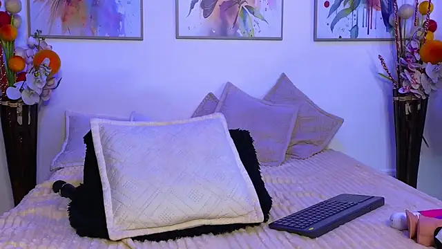 Marianaa Lopezz online show from February 19, 2025, 10:20 pm