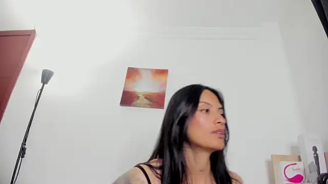 nia  white online show from May 19, 2026, 2:07 am