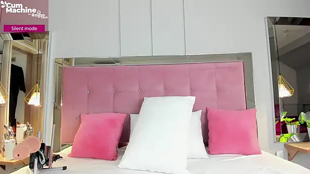 Snapshot of Ahincale chatting on November 22, 2025, 8:08 pm Ahincale online show from November 22, 2025, 8:08 pm