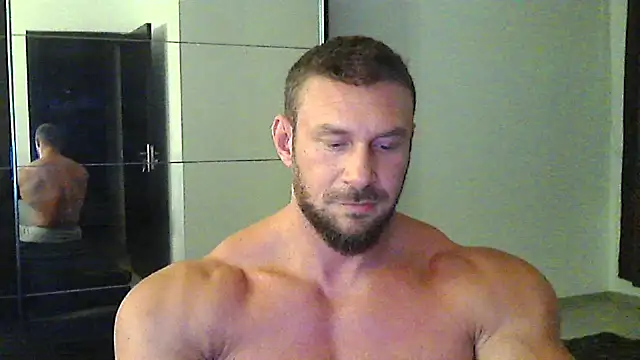 muscularkevin online show from September 14, 2025, 6:19 pm