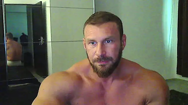 Snapshot of muscularkevin chatting on August 3, 2026, 1:28 pm muscularkevin online show from August 3, 2026, 1:28 pm