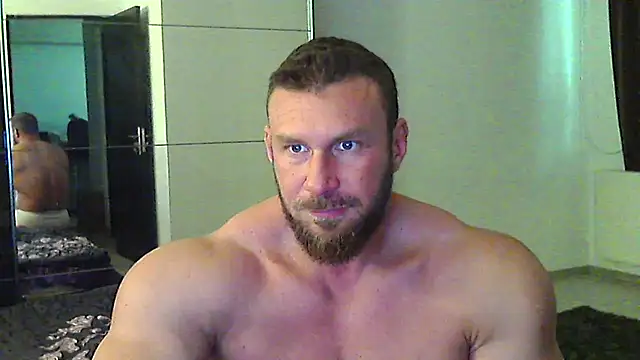 muscularkevin online show from April 20, 2026, 1:24 pm