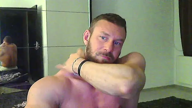 muscularkevin online show from March 30, 2026, 3:52 am