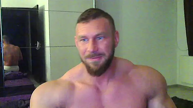 Snapshot of muscularkevin chatting on April 30, 2026, 3:24 am muscularkevin online show from April 30, 2026, 3:24 am