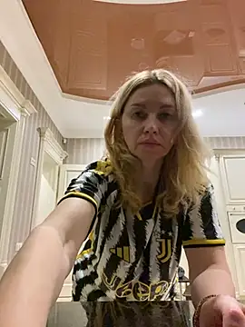 Snapshot of Amazoniiaa chatting on March 5, 2025, 3:29 pm Amazoniiaa online show from March 5, 2025, 3:29 pm