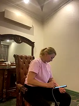 Snapshot of Amazoniiaa chatting on October 28, 2025, 7:02 pm Amazoniiaa online show from October 28, 2025, 7:02 pm