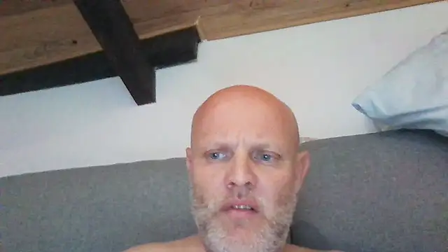 davigochi77bcn online show from November 26, 2025, 11:27 pm