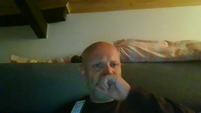 davigochi77bcn online show from October 4, 2025, 8:43 pm