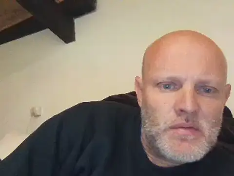 davigochi77bcn online show from March 21, 2025, 8:29 pm