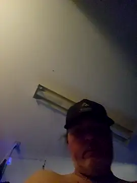 Snapshot of Hotredheadandtoungelasher chatting on November 15, 2025, 6:06 am Hotredheadandtoungelasher online show from November 15, 2025, 6:06 am